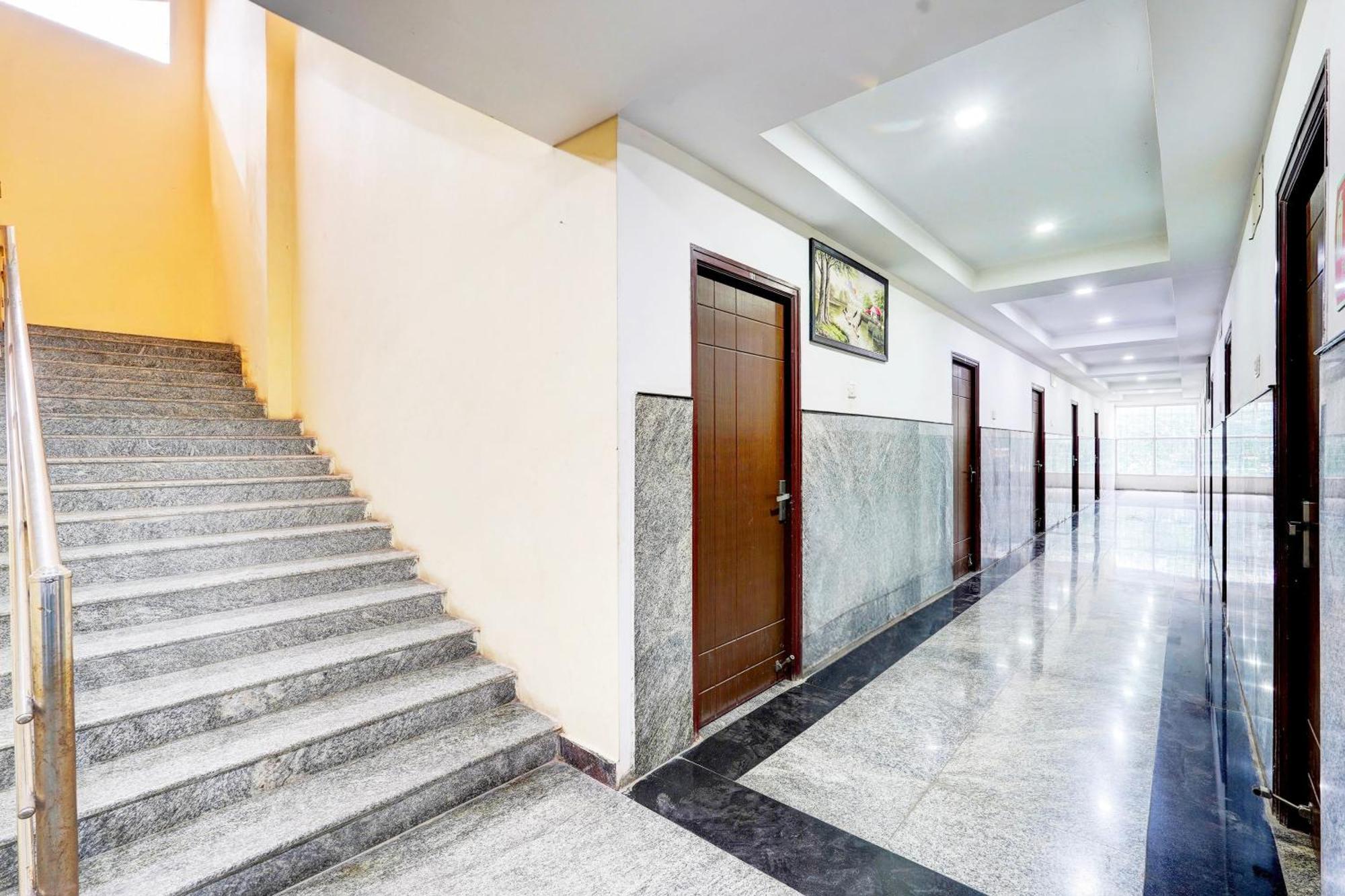 Hotel O Ambur Luaran gambar